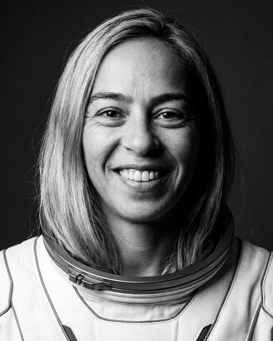 Portrait de Sandrine Da Silva, en combinaison spatiale